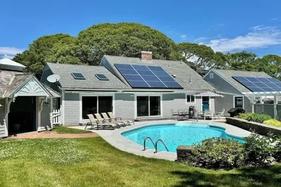 Image de Chatham Vacation Rental With Pool and Charm to Spare! Rpam096