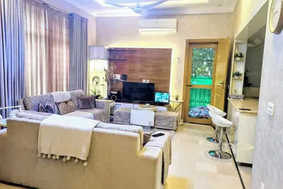 Image de luxurious House + Garden to Feel at home in Heart of Islamabad Airport15 Min. \n\n