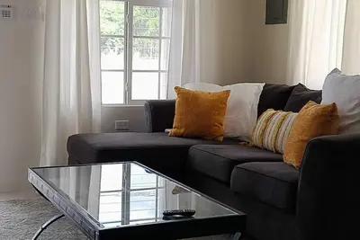 Image de Exquisite home in the heart of Discovery Bay. 5 mins to Puerto Seco Beach Park+