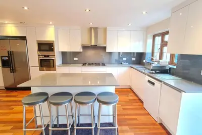 Image de London Luxury House Sleeps 16, Close to Tube, Free Parking, Garden, Free Wifi