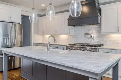 Image de Water view, Chefs kitchen, Movie Theater and outdoor Patio