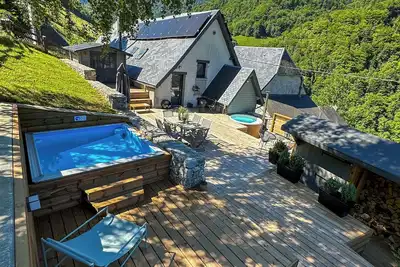 Image de Chalet Montagne avec grande terrasse et bain nordique à jets
