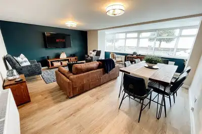 Image de Luxury waterfront property with stunning views