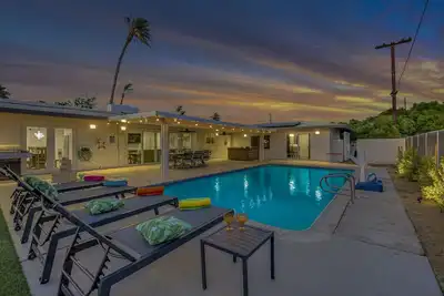 IndiOasis: Pool, Spa, Putting Green, Giant Jenga!