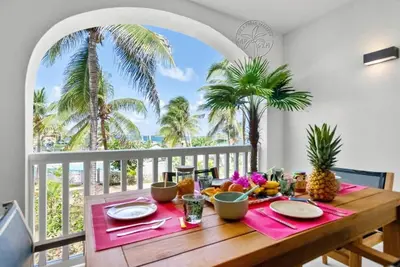 Image de Sur la plage Orient Bay   superbe appartement 4p