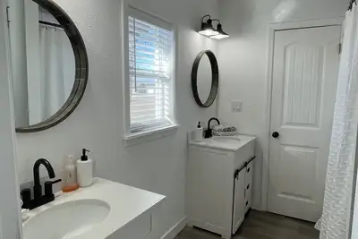 Image de Cozy out of town with amazing views