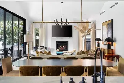 Image de Custom Zilker stunner with Pool!