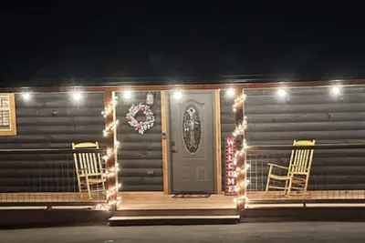 Image de Winter Wonderland New Cabin - Game Room & Hot Tub