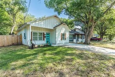 Image de The Blue Door- 6 min to Silos/Baylor/Downtown