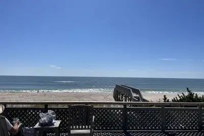 Image de Beachfront Paradise with private walk to beach