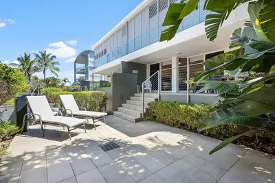 Image de The Sunshine Villa 2 Min walk to Village Beach