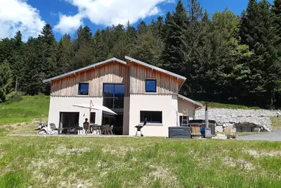 Image de Belle maison neuve dans grande propriété, cadre rare, bain nordique