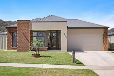 Image de Leneva Stylish & Spacious Stay - Spacious four bedroom, two bathroom property