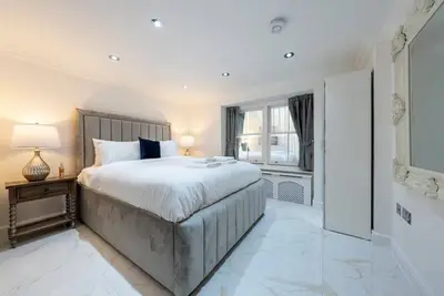 Image de Luxury 1 Bedroom Victorian Style Flat
