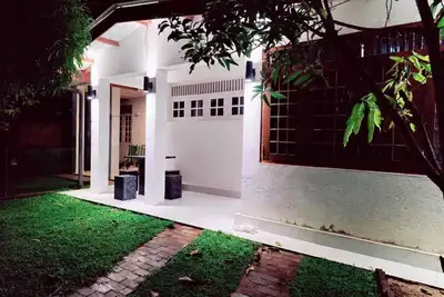 Image de Welcome to 2 Bedroom Vacation Home \"Araliya Uyana Residencies\" - Colombo