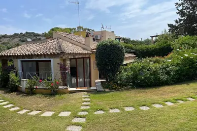 Image de Pretty villa a stone's throw from the sea and the center. . . .