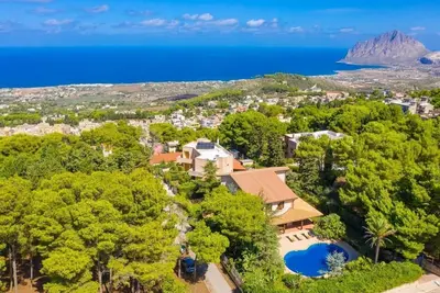 Villa Paparella with pool near Trapani