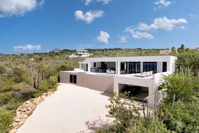 Image de Exclusive luxurious villa with ocean views, infinity pool and 3 bedrooms