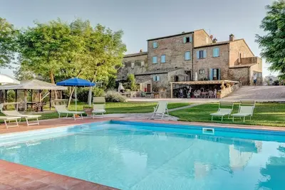 Image de Large villa with private pool