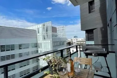 Image de Cozy apartment with Balcony view Eiffel Tower view