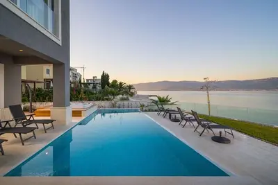Image de Villa Klimentina - Beachfront villa with a swimming pool