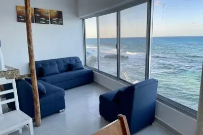 Image de \"Tiny Gecko Condos, Your Gateway on the Caribbean Malecon & El Centro!