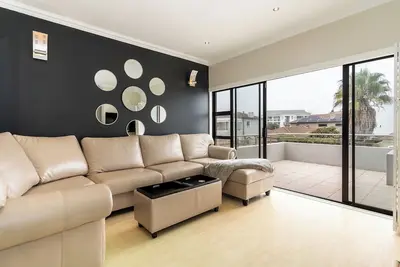 Image de Grace of Blaauwberg Two - Large Private Family Home with views! \n