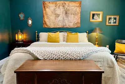 Image de Sanford's Seahaven: fully fenced yard, outdoor dining, close to downtown!