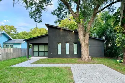 Image de The Butterfly House: with sauna and fully-fenced yard