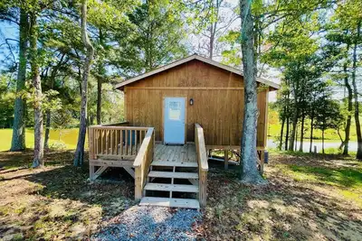 Image de Cozy Cabin by Turtle Creek w/ pond view