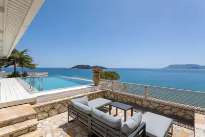 Image de Seaside Villa With Private Beach
