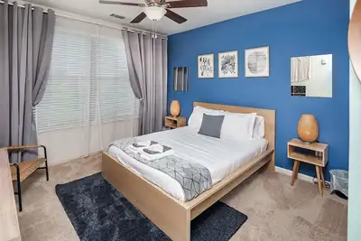 Image de Uptown 4th Ward Luxury Apt Year-Round Pool