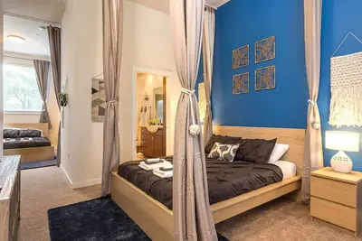 Image de Uptown 1st Ward | Patio with Hammock | 2 Story Apt