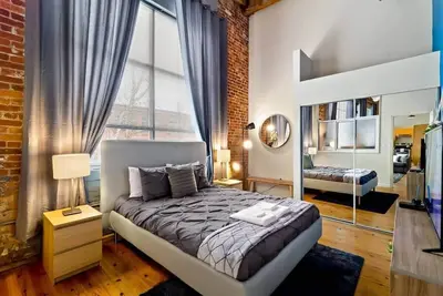 Image de 100 Year-Old Historic Brick 2br Loft High Ceiling4