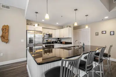 Image de 2 bedroom Downtown Condo on the Channel
