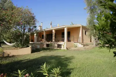 Large Bungalow, big garden & endless beaches!