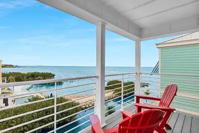 Image de Ocean front 2 bedroom home, with breathtaking ocean views!