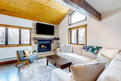 Image de 3 bedroom mountain townhome with views, skiing, hiking & golfing