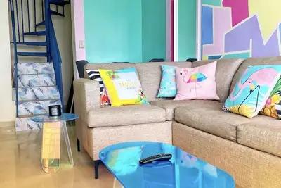 Image de Art Deco Apartment 10 minutes walk to beach