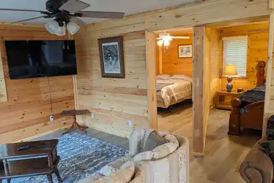 Image de Tug Hill snowmobiling right on the C5a trail. 3 bedroom house. Great Wifi here.