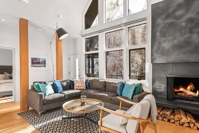 Image de Fifth Avenue 303 | Newly remodeled, light-filled 3 Bdr Condo, close to Ski Slopes