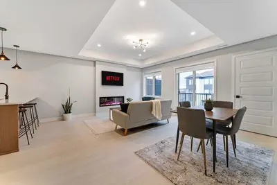 Image de Brand New Luxury 2 Bedroom. 20mins to Dt