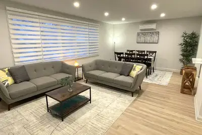 Image de Beautiful Beach House in Trendy Neighbourhood