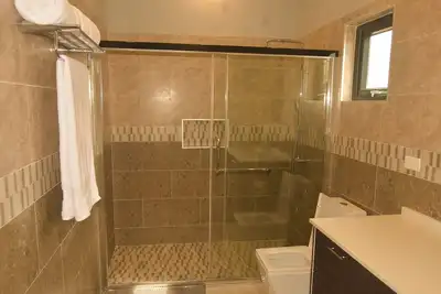 Image de Luxury 2 Bedroom, 2. 5 Bathroom in gated community, views of Ocho Rios Bay.