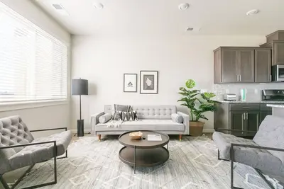 Clean Hillsboro 2br, close to Park & Restaurants, by Blueground