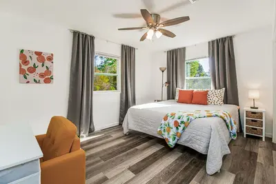 Image de Orange Crush - Sleeps 8, Pet Friendly