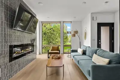 Image de Central Business District 3br w/ Rooftop Deck, nr Cafes, by Blueground