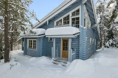 Image de Aurinkoinen hirsimökki by Interhome