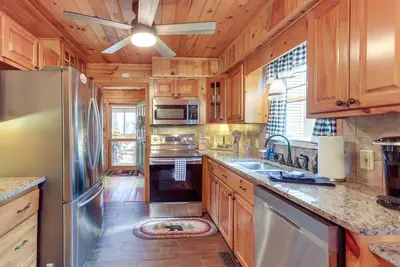 Image de Family-Friendly Ellijay Cabin w\/ Studio & Mtn View