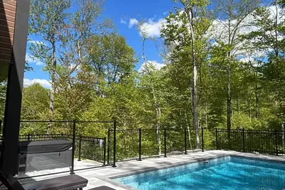 Image de Mountain Retreat with Hot Tub & Close to Skiing